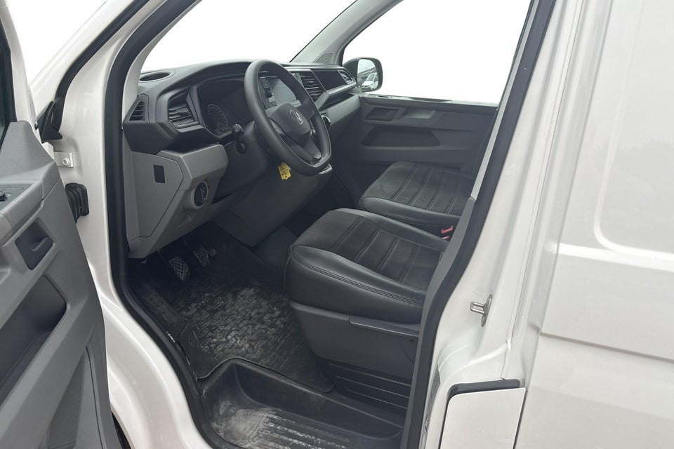 VW Transporter 2,0 TDi 110 Kassevogn lang