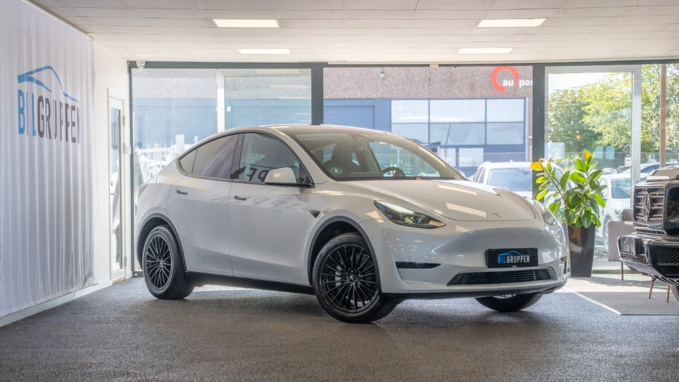 Tesla Model Y RWD 5d