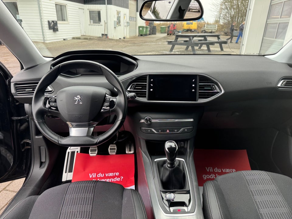 Peugeot 308 1,5 BlueHDi 130 Allure Grand SW 5d