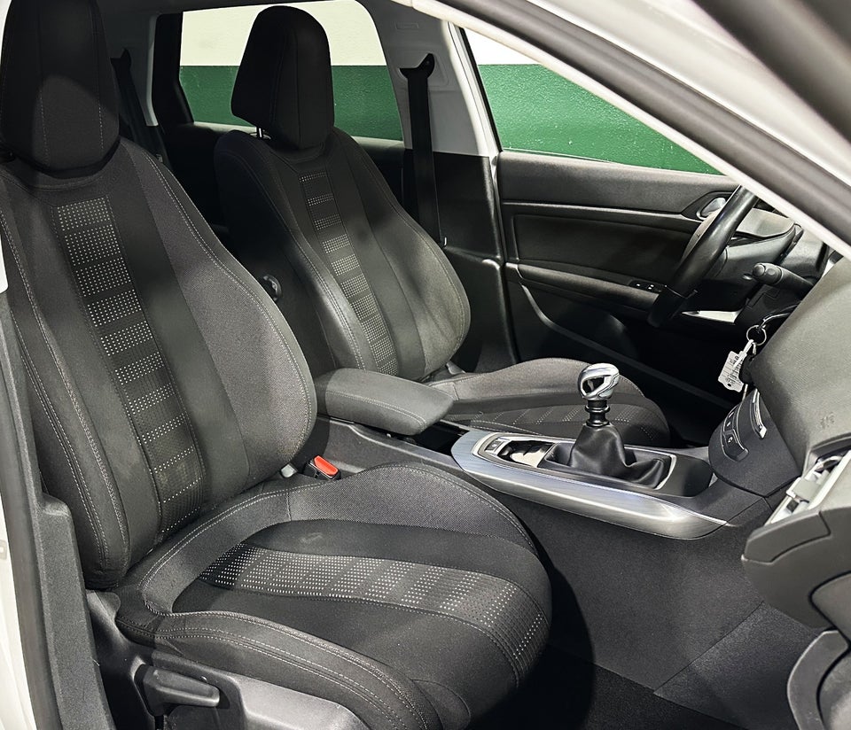 Peugeot 308 1,6 BlueHDi 120 Style SW 5d
