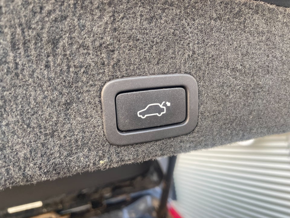 Volvo XC60 2,4 D4 163 R-Design aut. AWD 5d