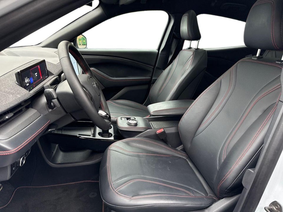 Ford Mustang Mach-E 98 Premium Extended Range AWD 5d