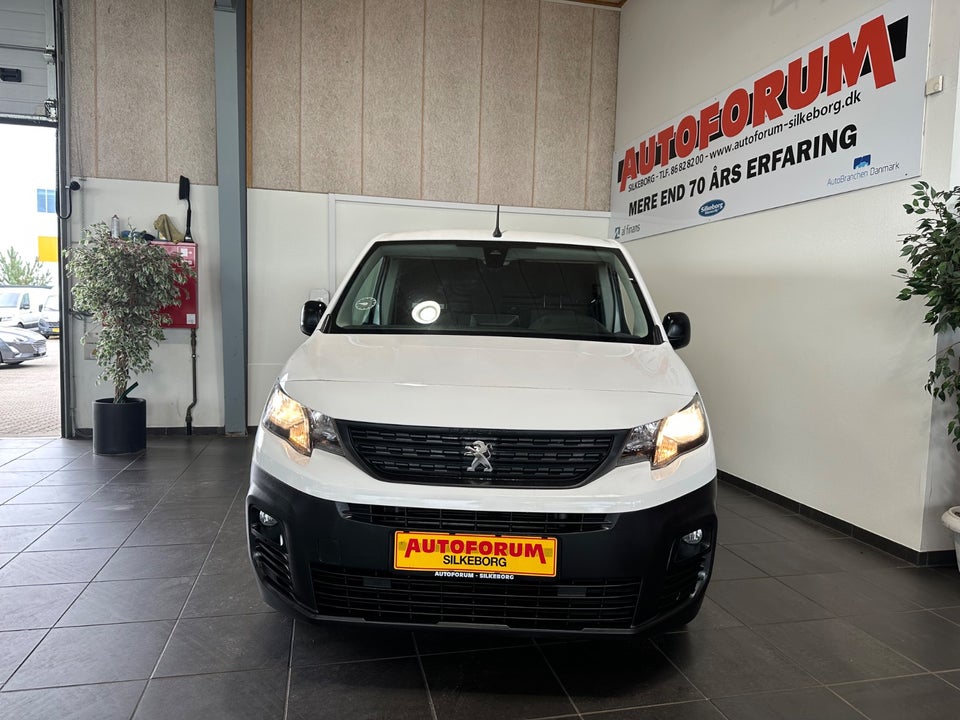 Peugeot Partner 1,5 BlueHDi 130 L2V2 Plus Pro EAT8 Van