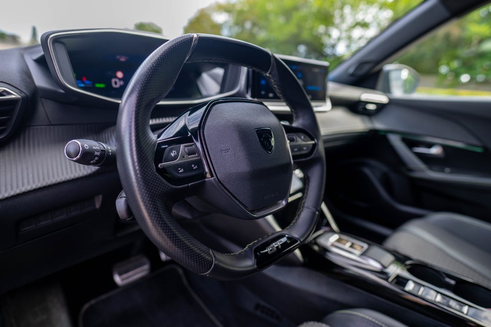 Peugeot e-2008 54 GT 5d