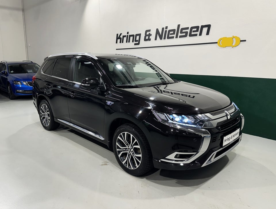 Mitsubishi Outlander 2,4 PHEV Instyle CVT 4WD 5d