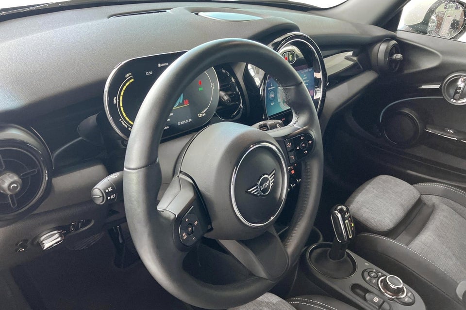 MINI Cooper SE Classic Trim 3d