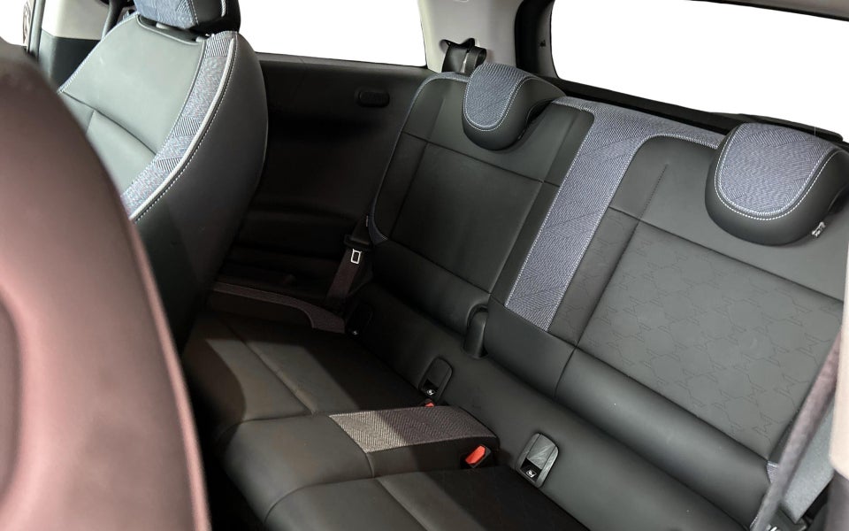 MINI Cooper SE Favoured Trim M 3d