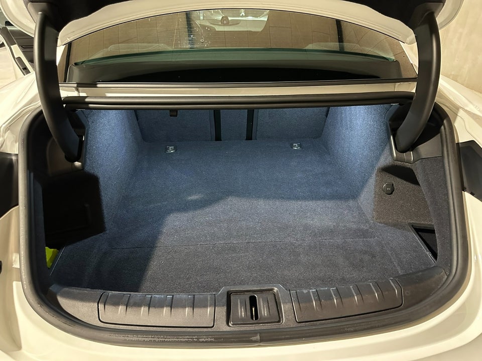 Porsche Taycan Performance+ 4d