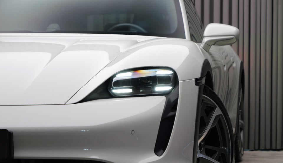 Porsche Taycan 4 Performance+ Cross Turismo 5d