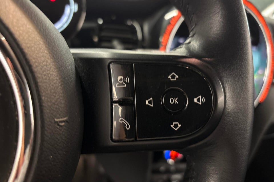 MINI Cooper SE Essential 3d