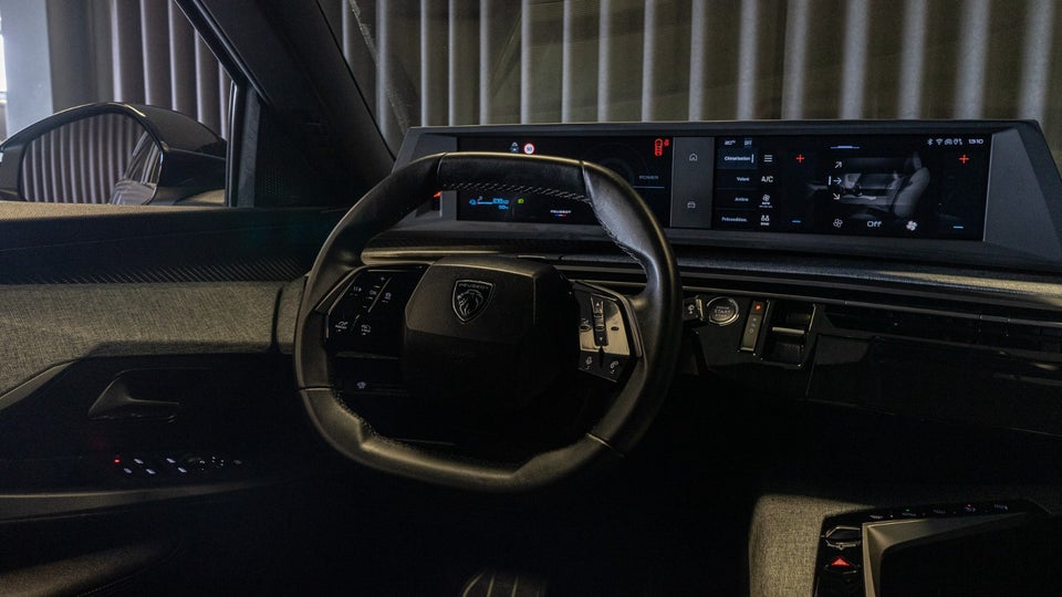 Peugeot e-5008 77 Allure 7prs 5d