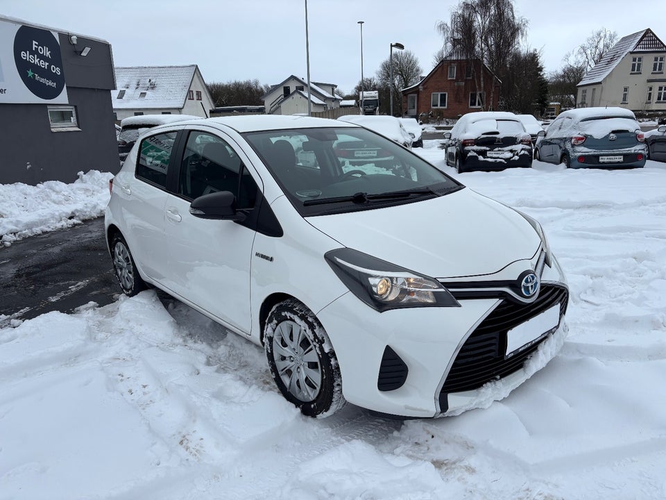 Toyota Yaris 1,5 Hybrid H1 e-CVT 5d