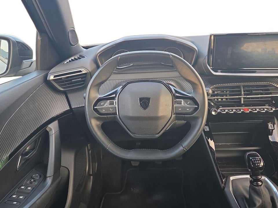 Peugeot 2008 1,2 PureTech 100 Black Limited 5d