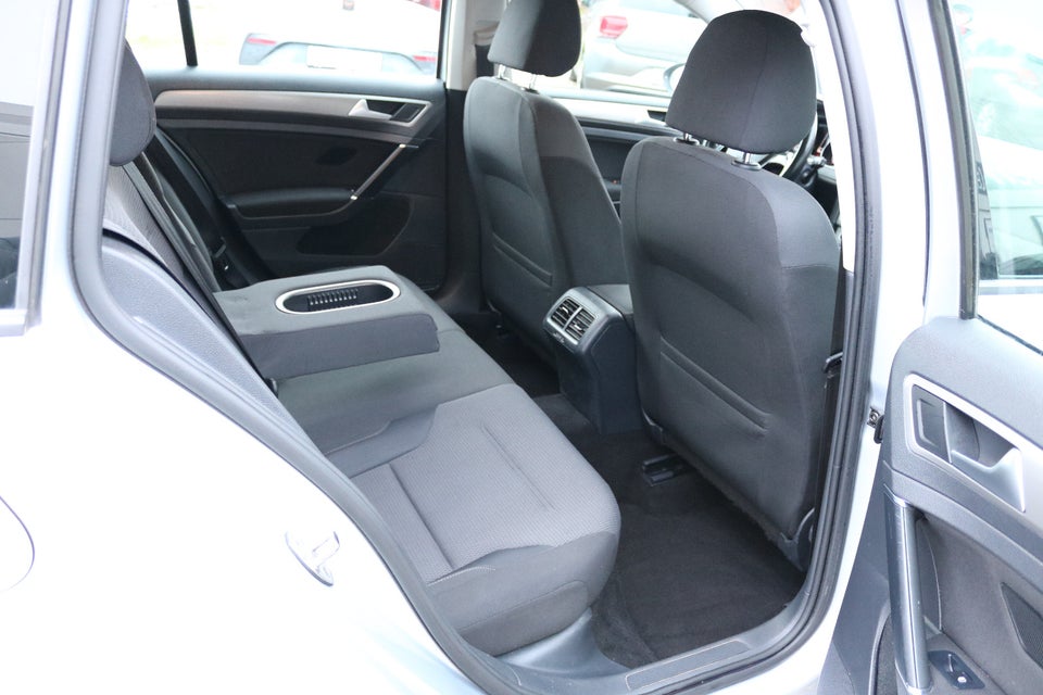 VW Golf VII 1,4 TSi 122 Comfortline Variant BMT 5d