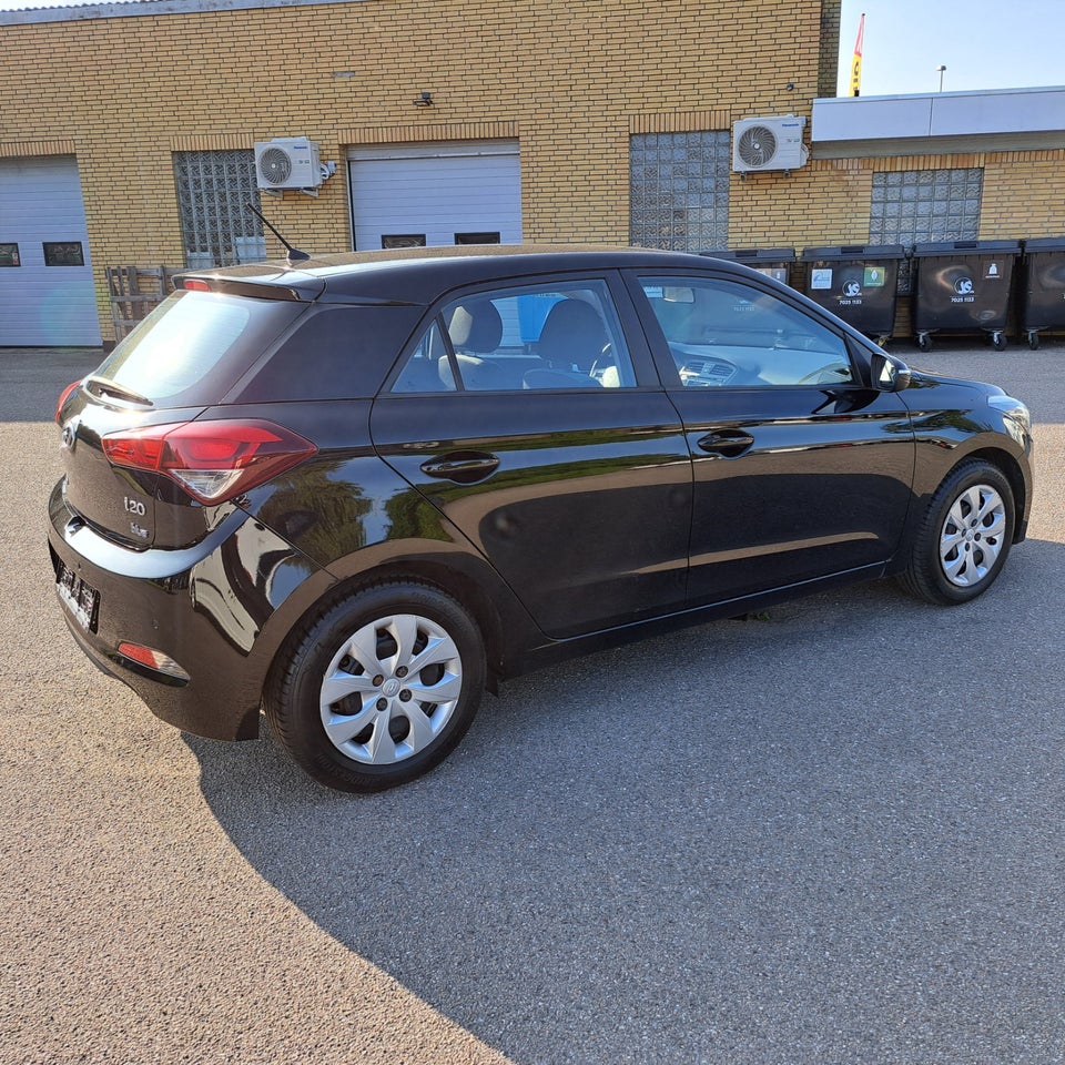 Hyundai i20 1,4 Trend 5d