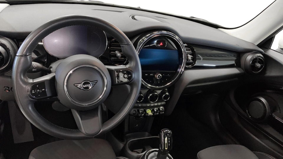 MINI Cooper SE Essential 3d