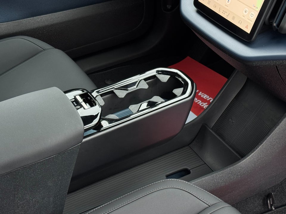 Volvo EX30 Extended Range Plus 5d