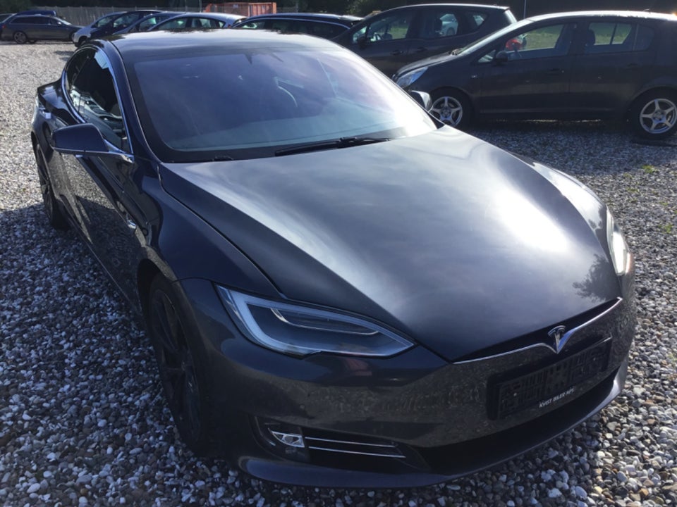 Tesla Model S Standard Range AWD 5d