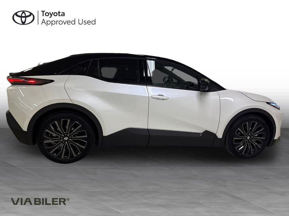 Toyota C-HR+ 77 Executive AWD 5d