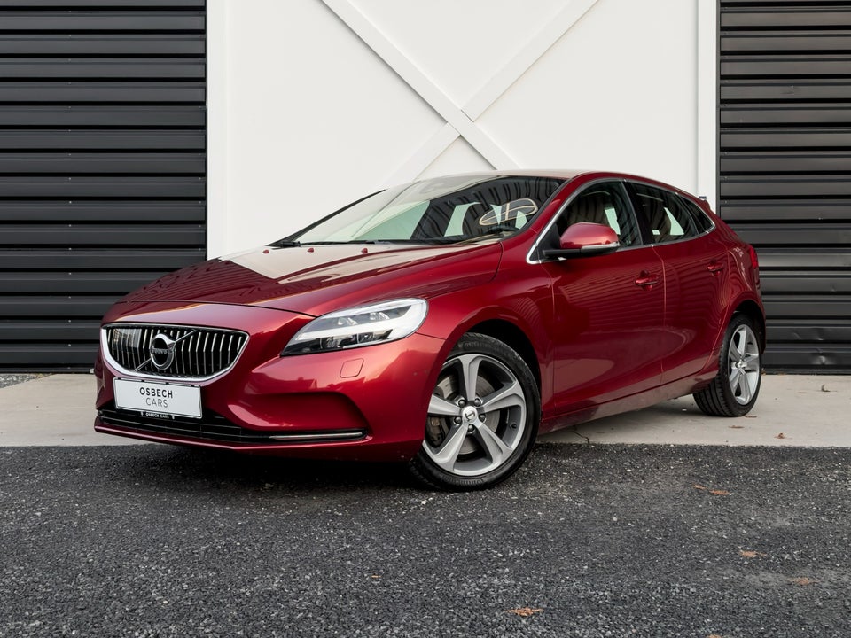 Volvo V40 1,5 T3 152 Inscription aut. 5d