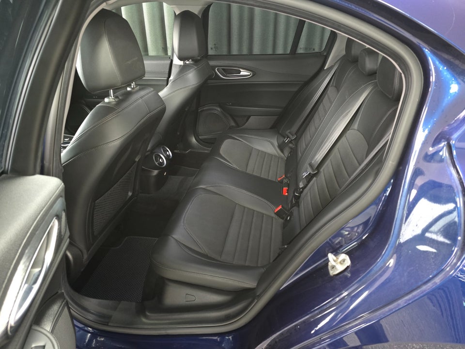 Alfa Romeo Giulia 2,0 T 200 Edizione aut. 4d