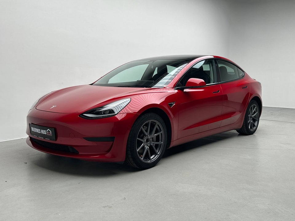 Tesla Model 3 Standard Range+ RWD 4d