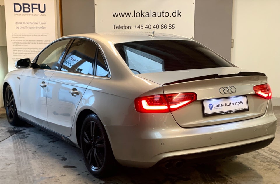 Audi A4 2,0 TDi 143 S-line Multitr. 4d