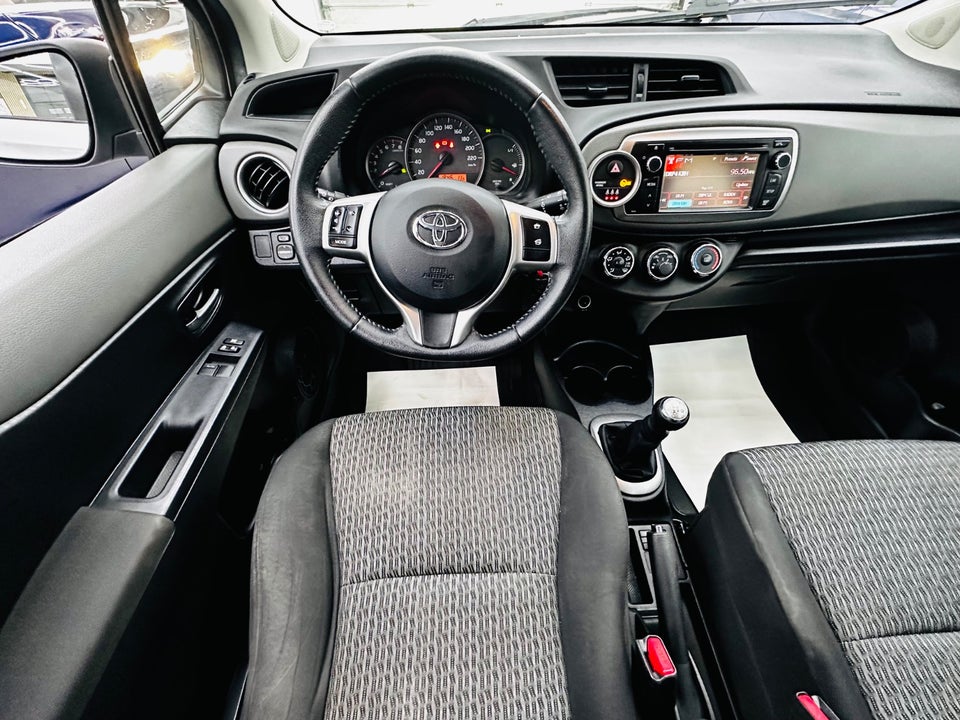 Toyota Yaris 1,0 VVT-i T2 Touch 5d