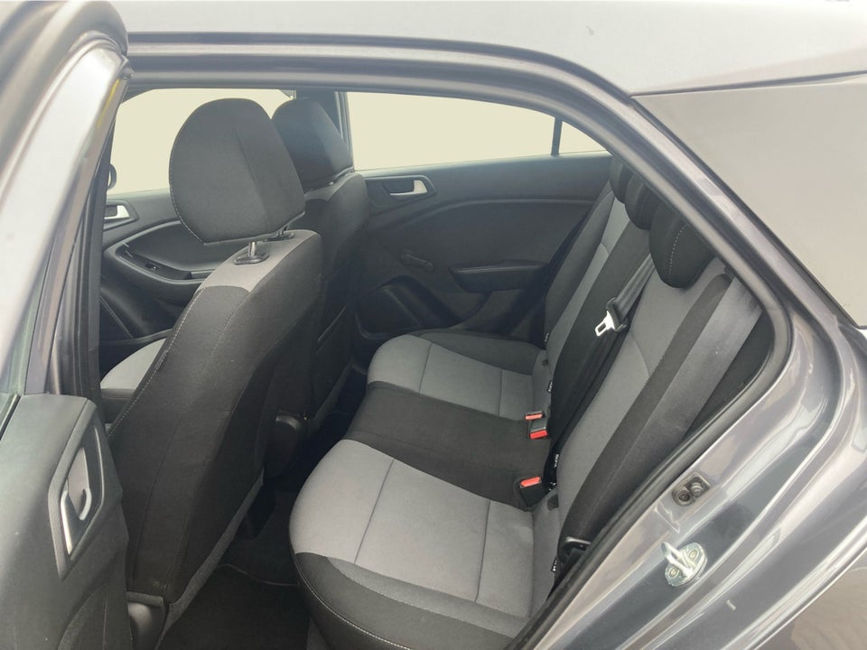 Hyundai i20 1,25 Fresh 5d