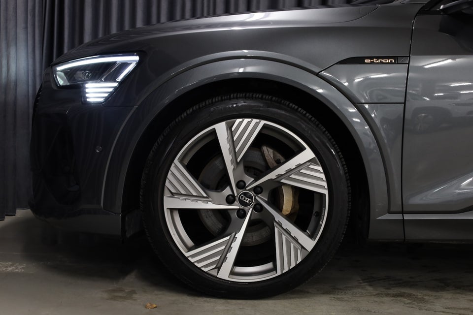 Audi e-tron 55 S-line quattro 5d