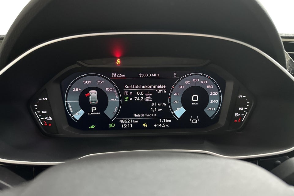 Audi Q3 45 TFSi e Attitude plus S-tr. 5d