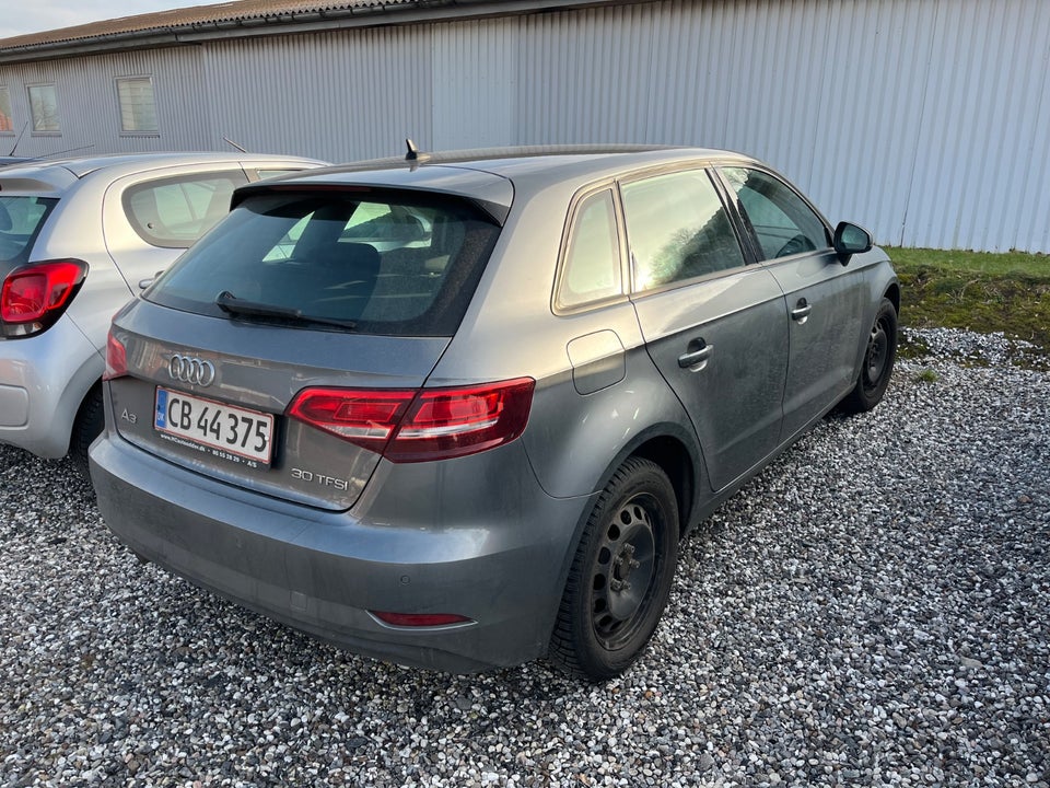 Audi A3 30 TFSi Sportback 5d