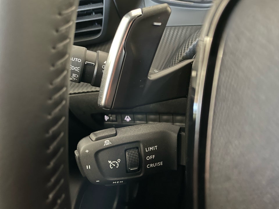 Peugeot 2008 1,2 PureTech 130 Allure EAT8 5d