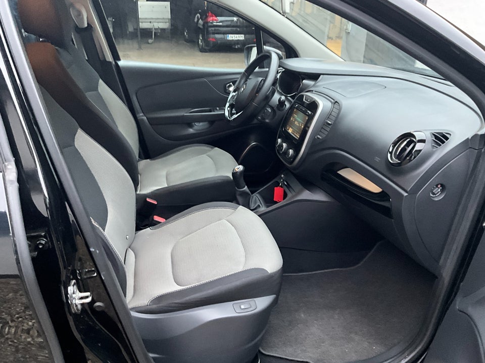 Renault Captur 0,9 TCe 90 Expression 5d