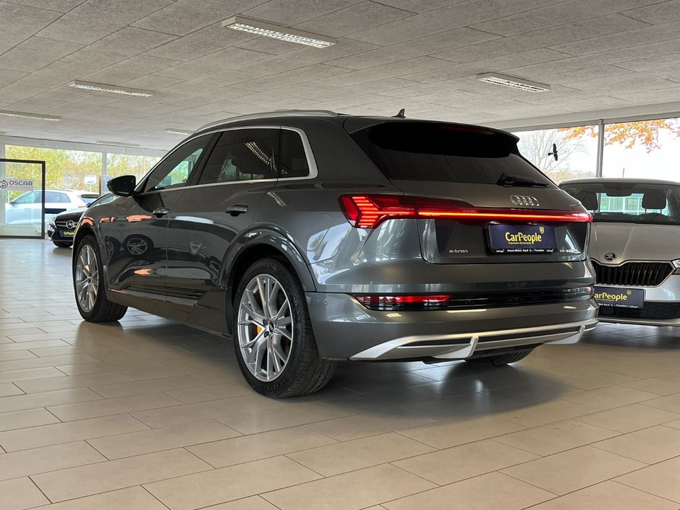 Audi e-tron 55 S-line quattro 5d