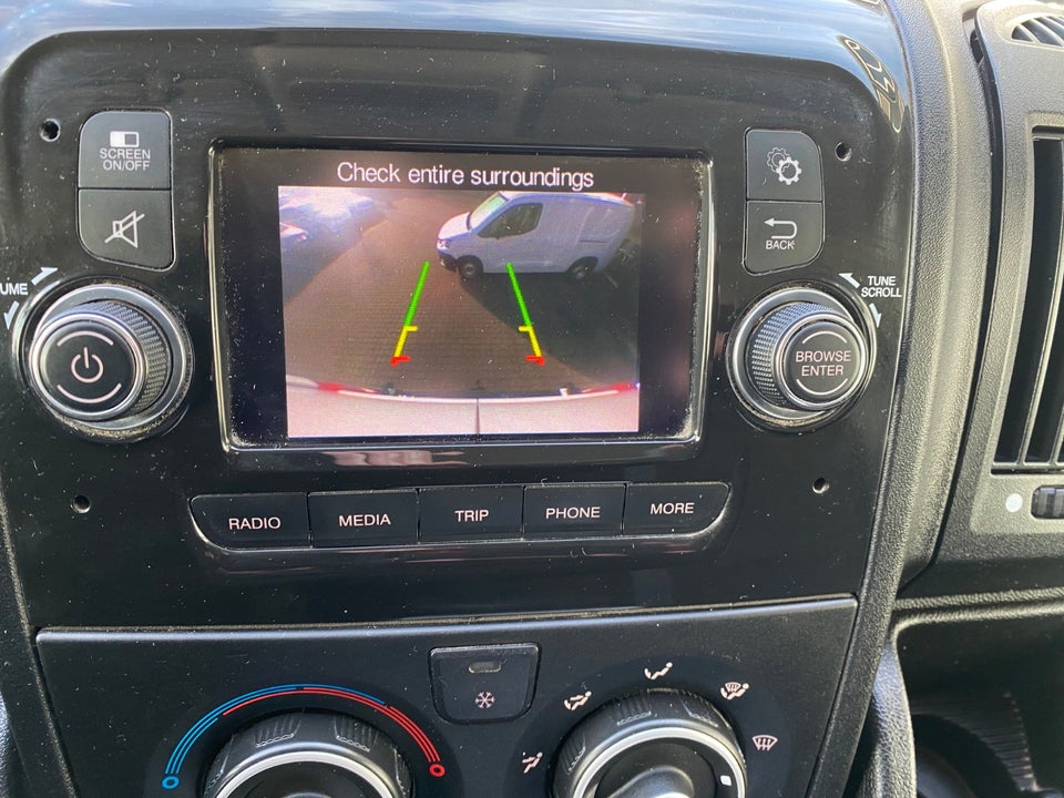 Peugeot Boxer 330 2,2 BlueHDi 140 L2H1 Premium