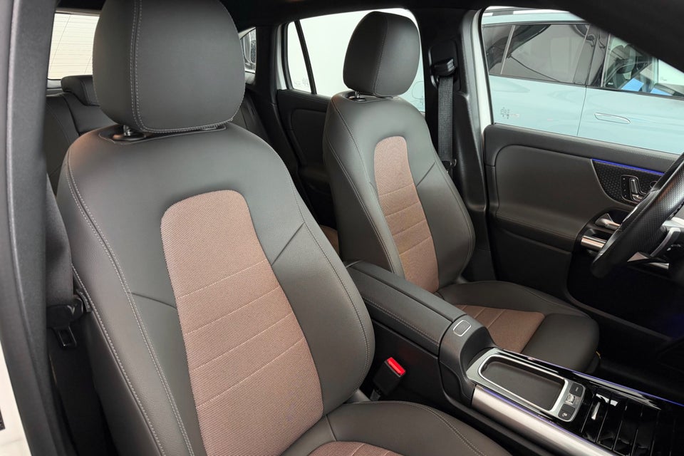 Mercedes EQA300 Electric Art 4Matic 5d