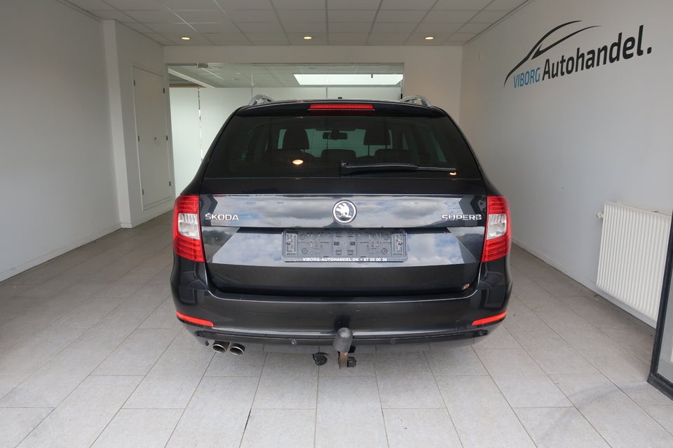 Skoda Superb 2,0 TDi 170 Elegance Combi 5d