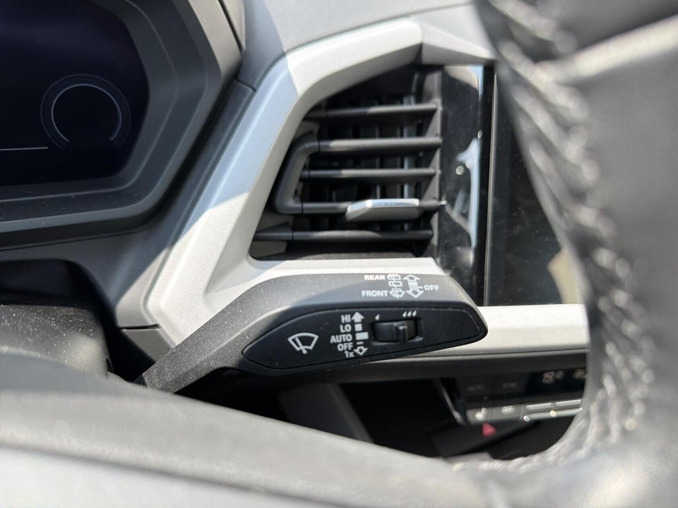 Audi Q4 e-tron 35 Attitude 5d