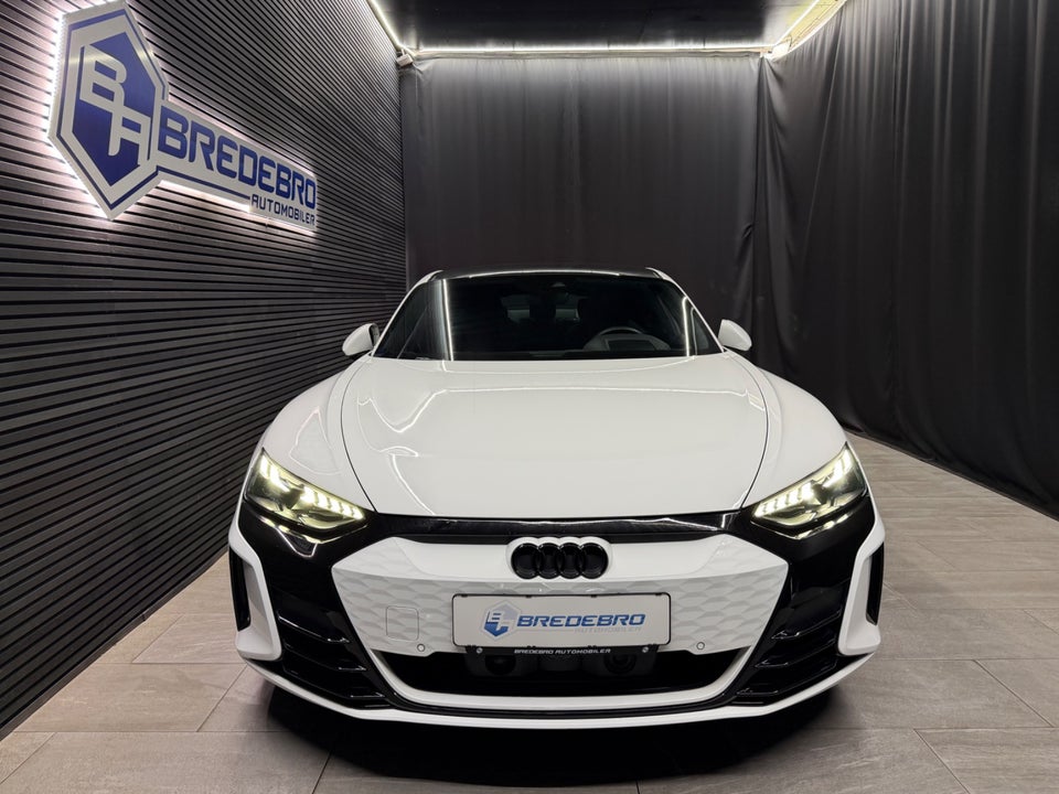 Audi e-tron GT pro quattro 4d