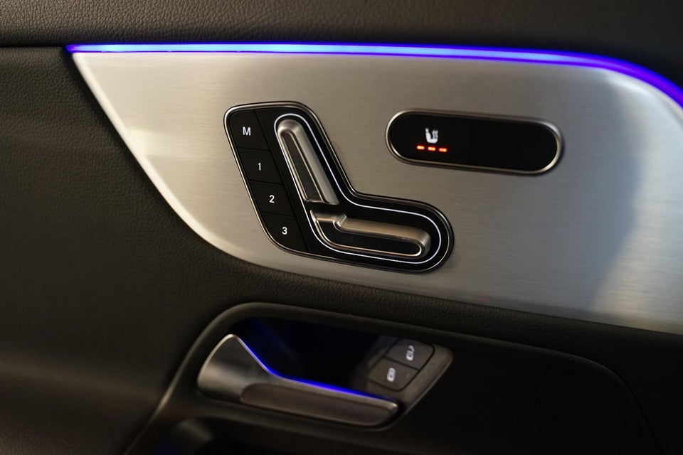 Mercedes EQA300 Progressive 4Matic 5d