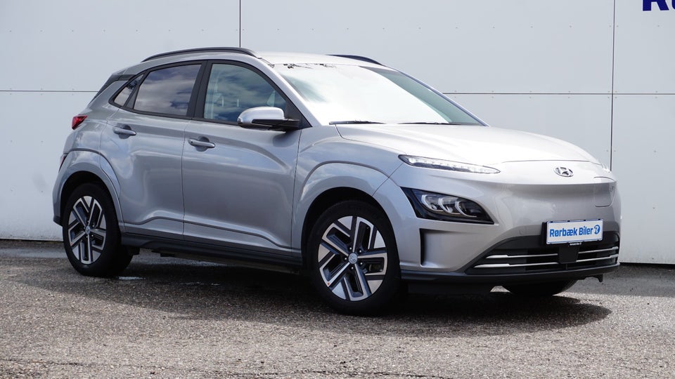 Hyundai Kona 64 EV Essential 5d