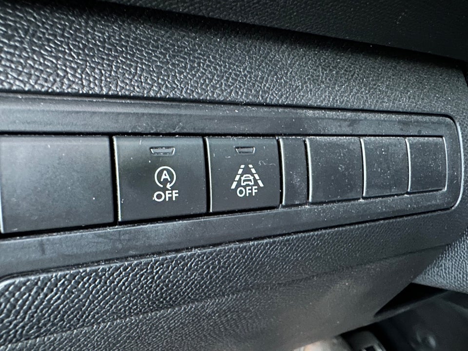 Peugeot 308 1,5 BlueHDi 130 Selection Sky SW 5d