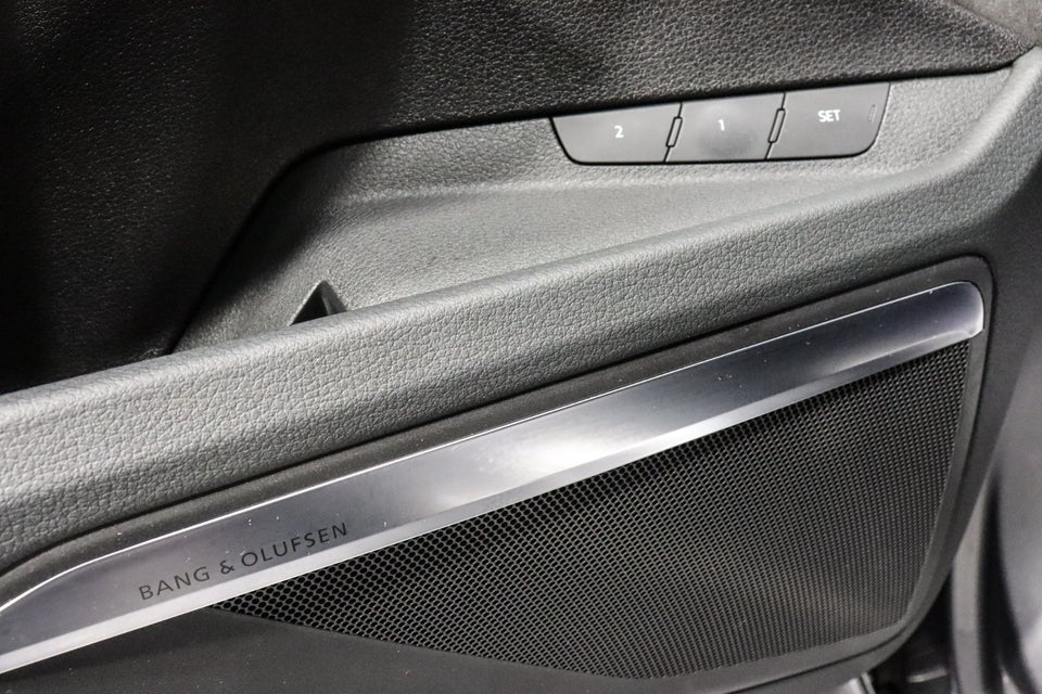 Audi e-tron 55 quattro 5d