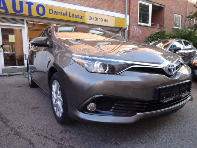 Toyota Auris 1,8 Hybrid H2 Comfort Touring Sports CVT 5d