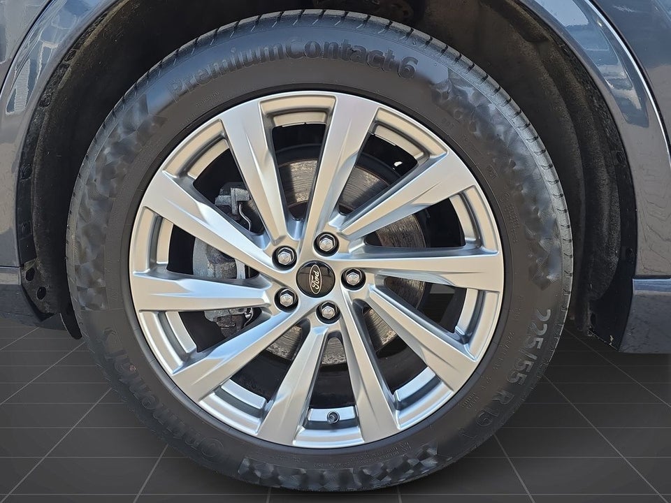 Ford Kuga 2,5 PHEV Vignale CVT 5d