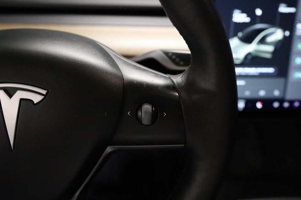 Tesla Model 3 Long Range AWD 4d