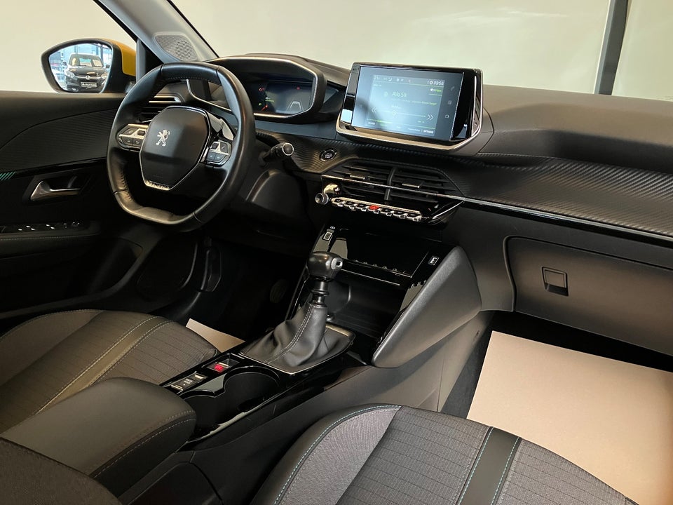Peugeot 208 1,2 PureTech 100 Allure Sky 5d