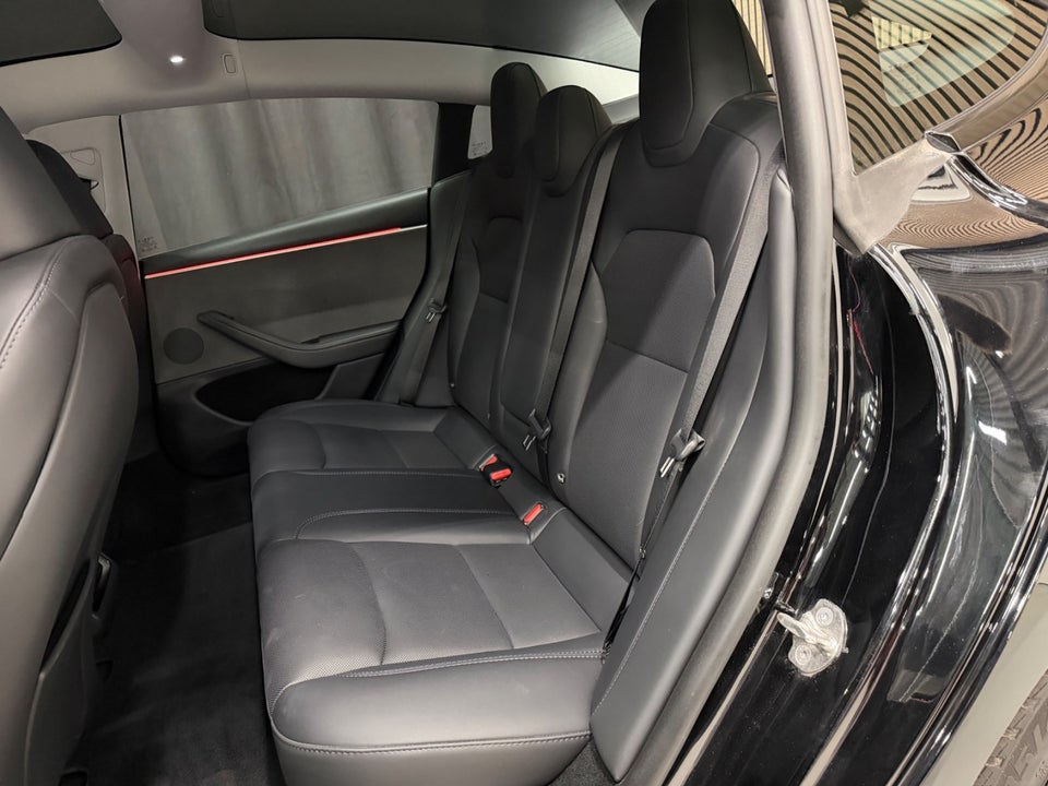 Tesla Model 3 RWD 4d