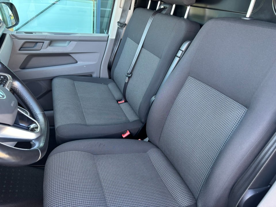 VW Transporter 2,0 TDi 150 Kassevogn DSG lang
